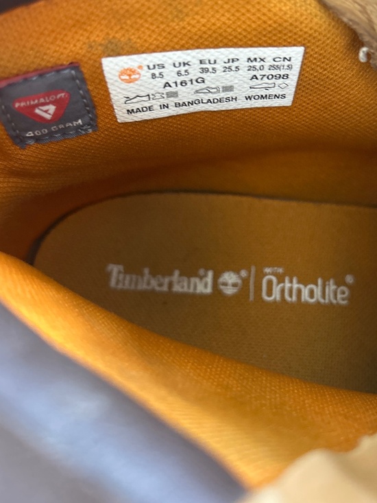 Timberland Classic boots - size 8.5 main image 5